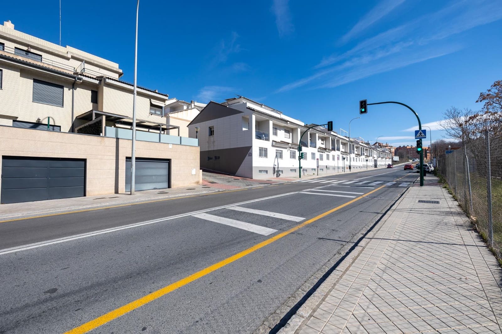 4 soveværelse Villa til salg i Granada by med garage - € 484.000 (Ref: 9014193)