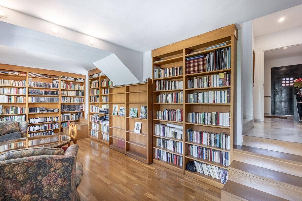 4 soveværelse Villa til salg i Granada by med garage - € 775.000 (Ref: 9018379)