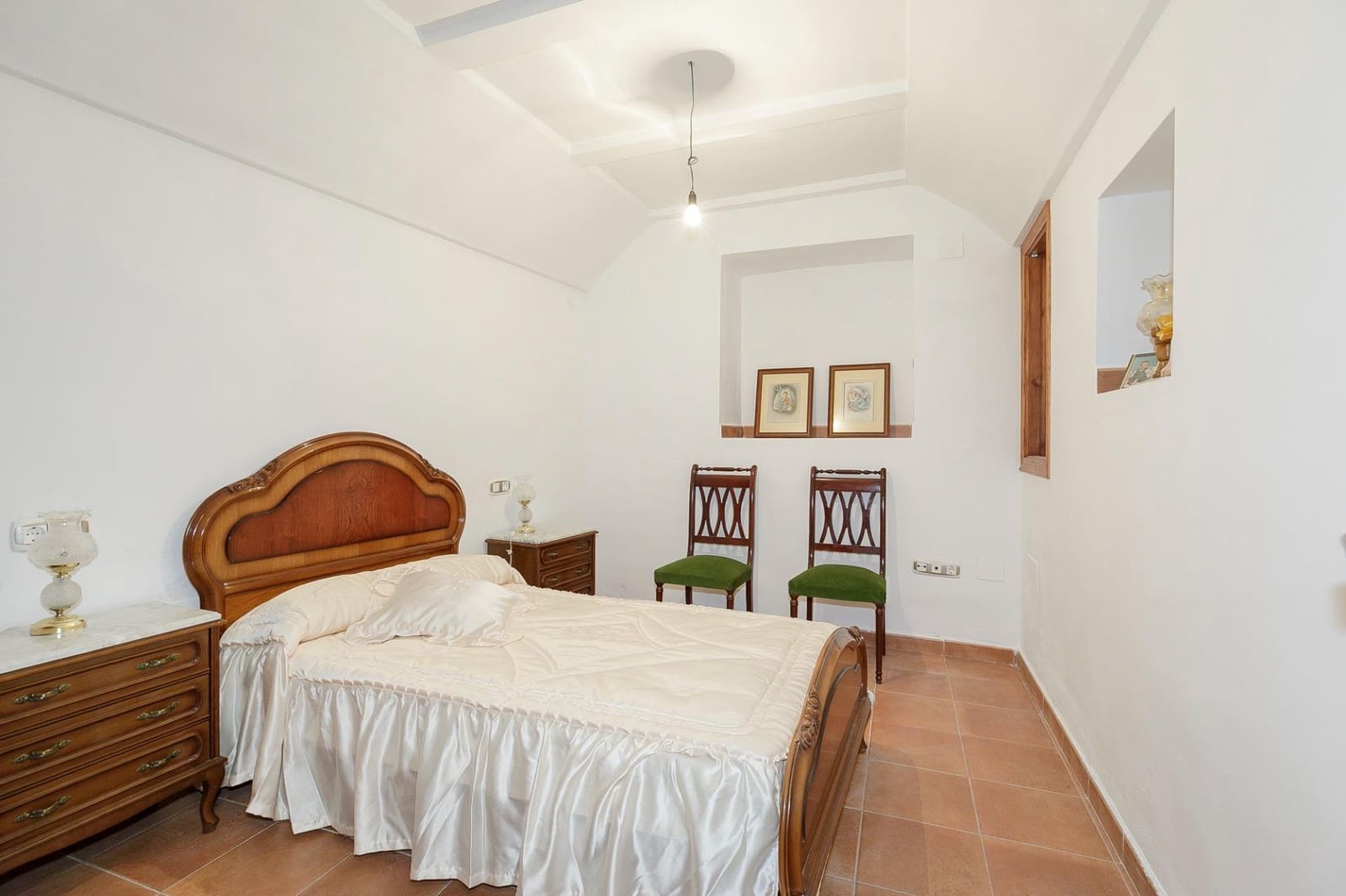 10 soveværelse Hulehus til salg i Castillejar med garage - € 95.000 (Ref: 9029947)