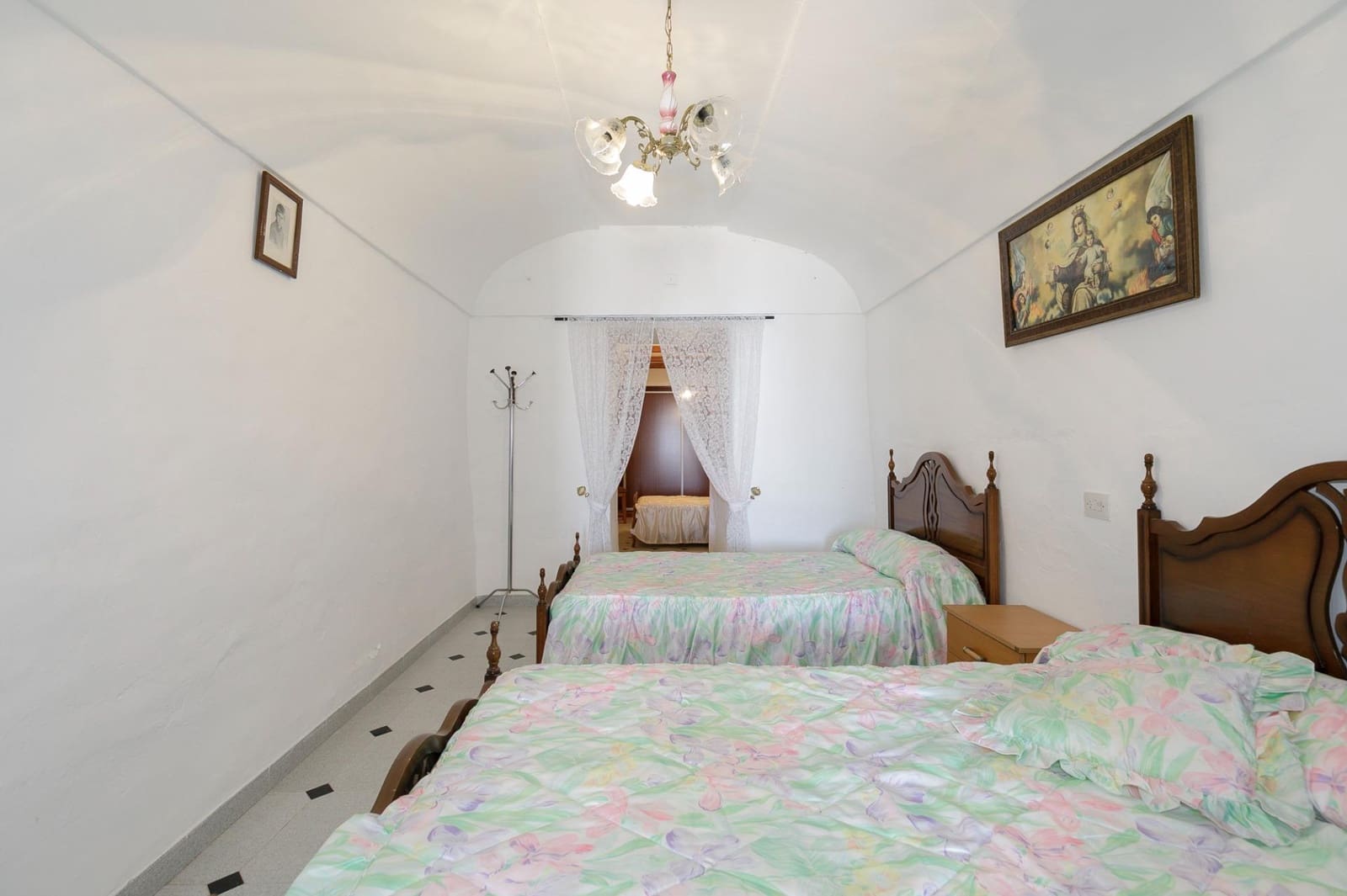 10 soveværelse Hulehus til salg i Castillejar med garage - € 95.000 (Ref: 9029947)