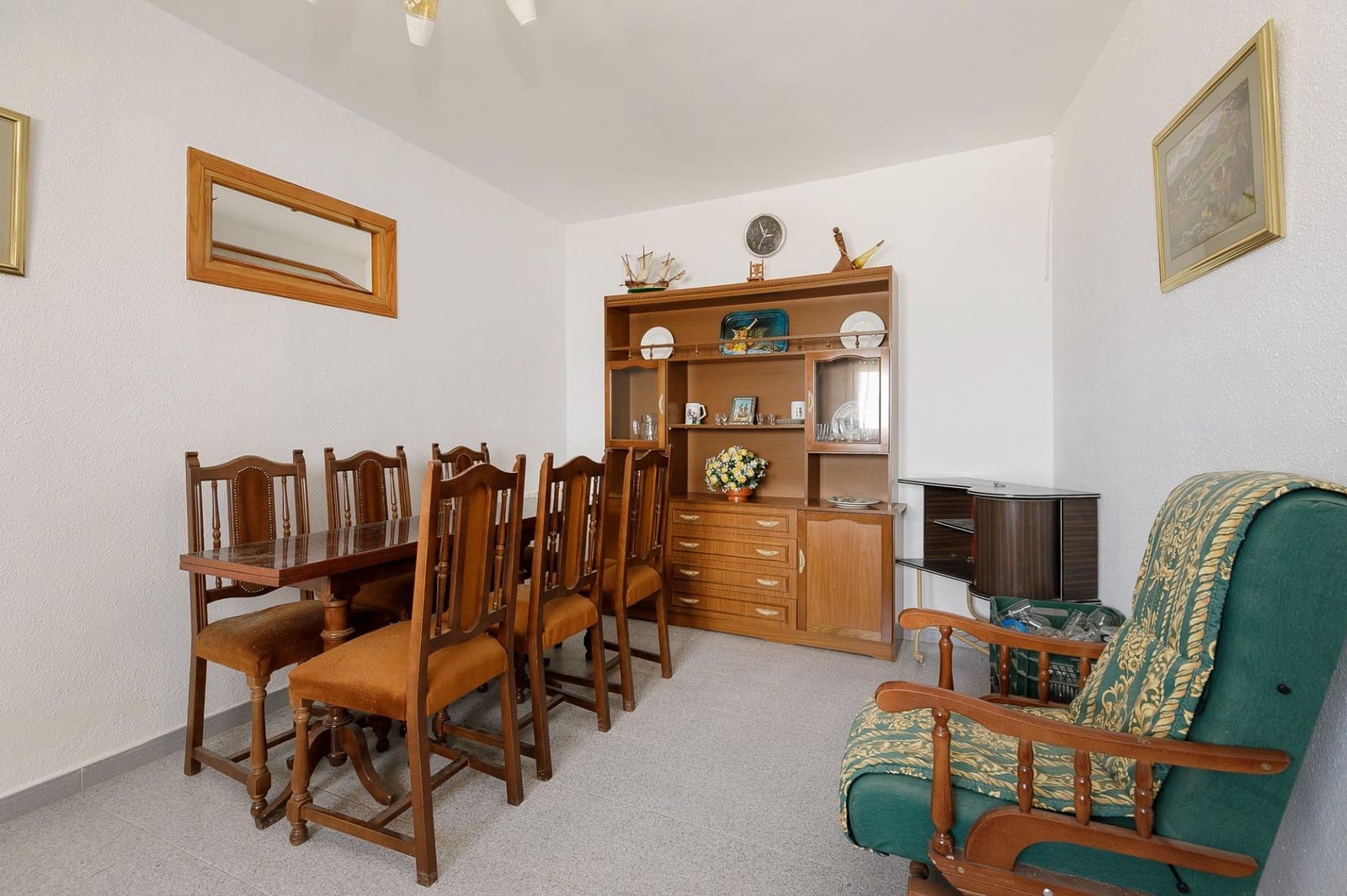 10 soveværelse Hulehus til salg i Castillejar med garage - € 95.000 (Ref: 9029947)