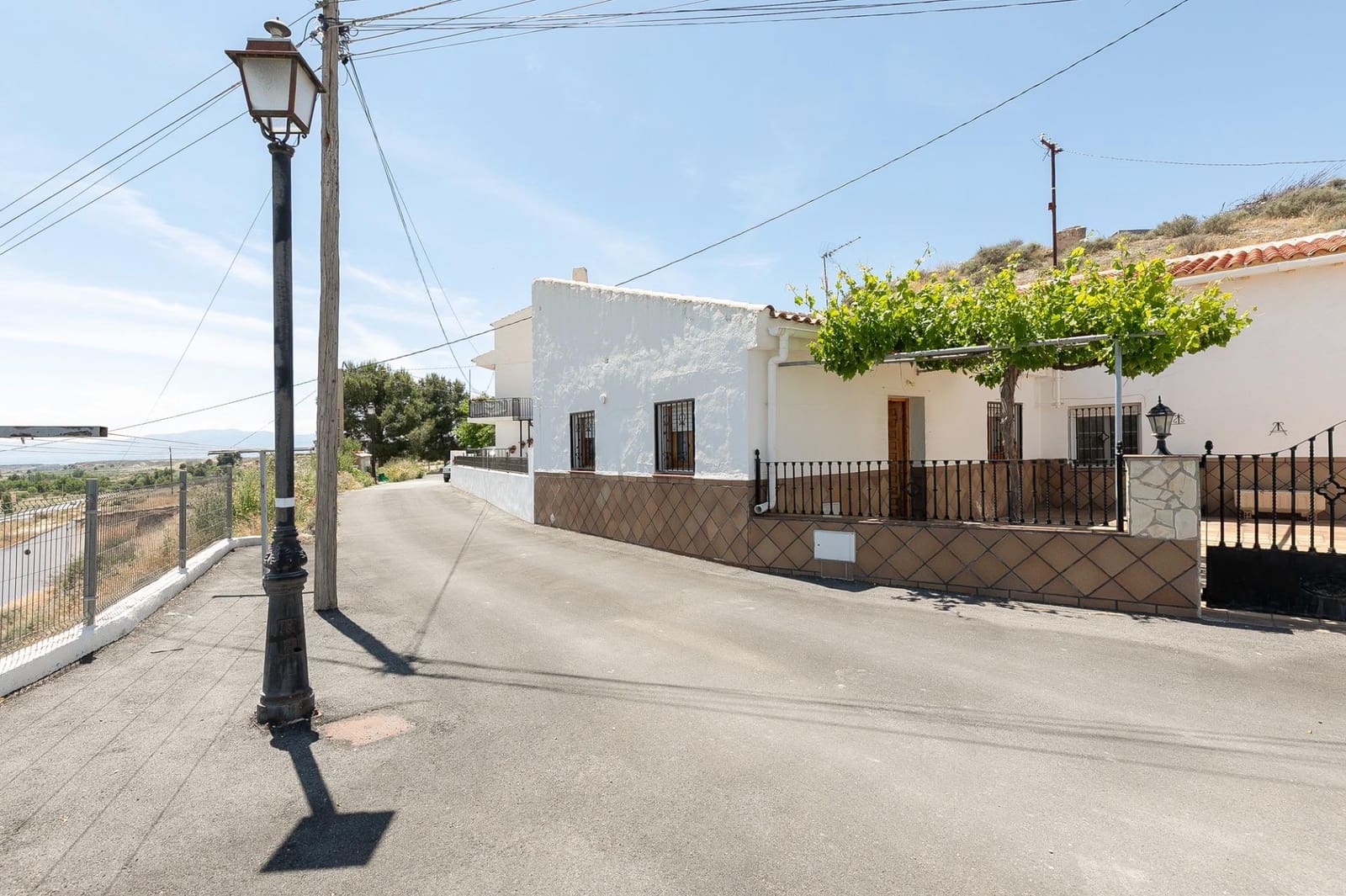 10 soveværelse Hulehus til salg i Castillejar med garage - € 95.000 (Ref: 9029947)