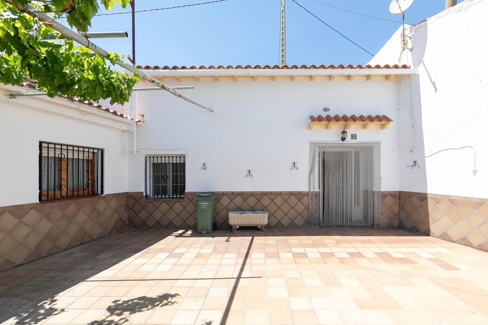 10 soveværelse Hulehus til salg i Castillejar med garage - € 95.000 (Ref: 9029947)