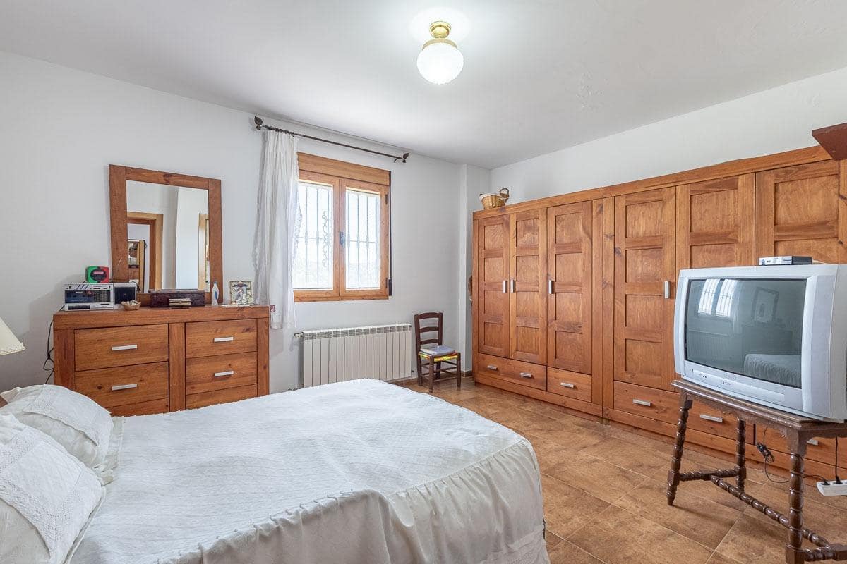 4 soveværelse Villa til salg i Jatar med garage - € 280.000 (Ref: 9034536)