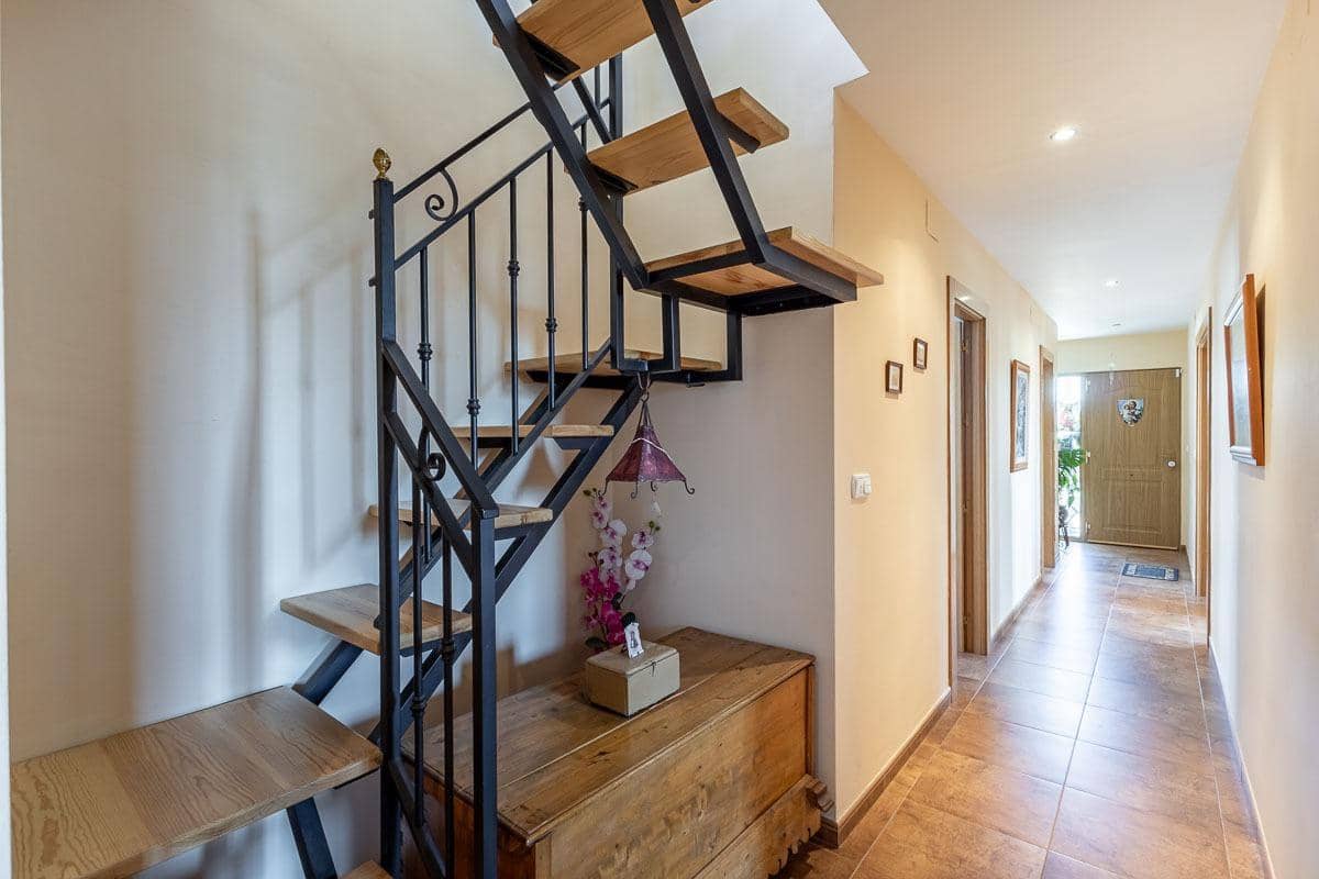 4 soveværelse Villa til salg i Jatar med garage - € 280.000 (Ref: 9034536)