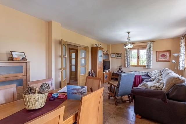 4 soveværelse Villa til salg i Jatar med garage - € 280.000 (Ref: 9034536)