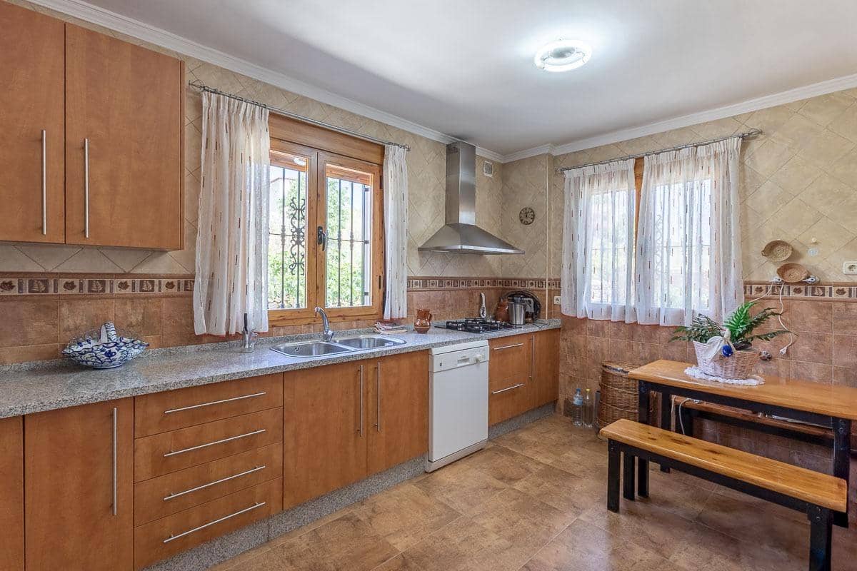 4 soveværelse Villa til salg i Jatar med garage - € 280.000 (Ref: 9034536)