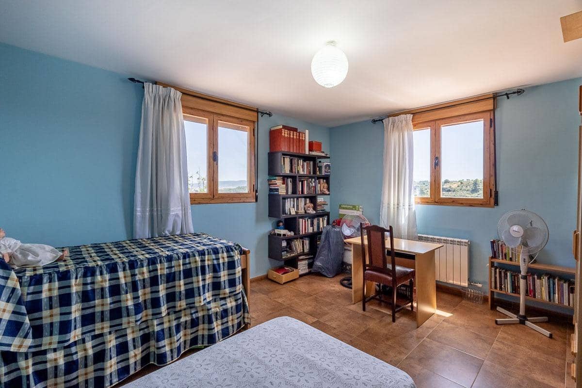 4 soveværelse Villa til salg i Jatar med garage - € 280.000 (Ref: 9034536)