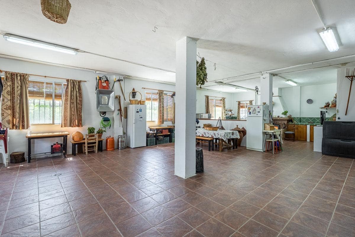 4 soveværelse Villa til salg i Jatar med garage - € 280.000 (Ref: 9034536)