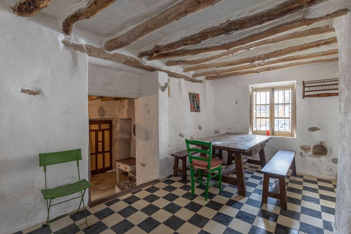 3 soveværelse Byhus til salg i Cogollos Vega - € 99.000 (Ref: 9057627)