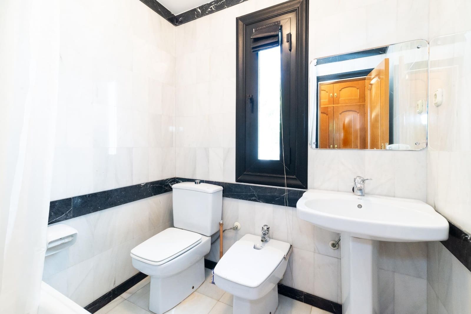 5 soveværelse Villa til salg i Granada by med garage - € 890.000 (Ref: 9062388)