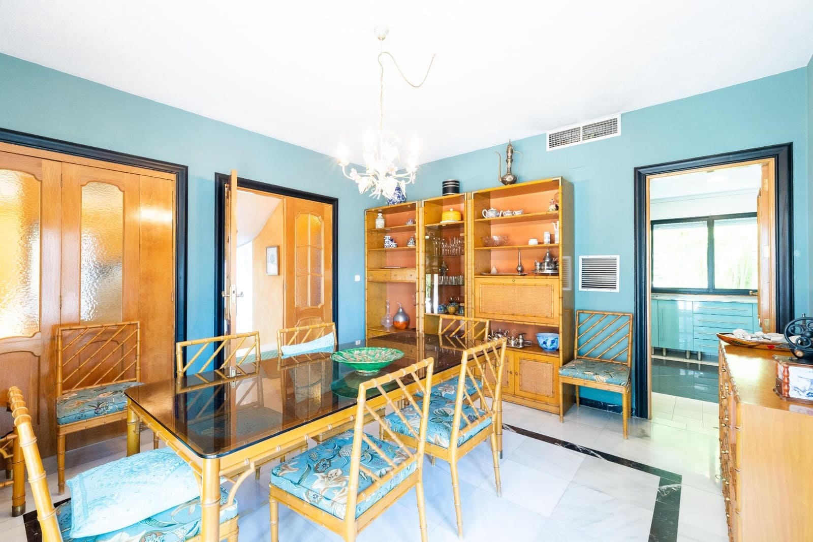 5 soveværelse Villa til salg i Granada by med garage - € 890.000 (Ref: 9062388)