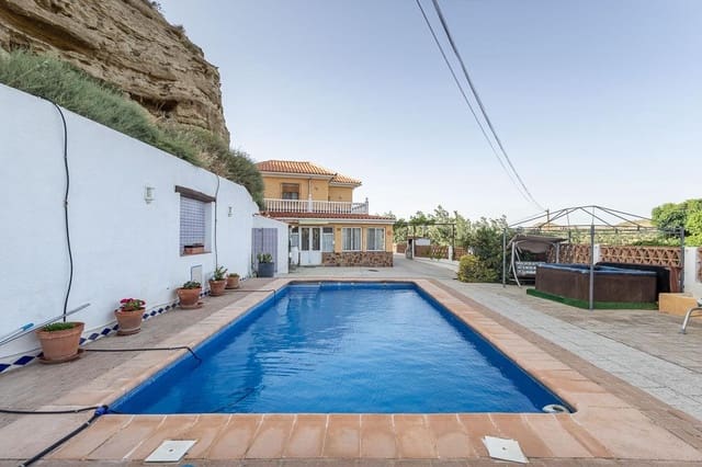 4 soveværelse Villa til salg i Caniles med swimmingpool - € 199.000 (Ref: 9100778)