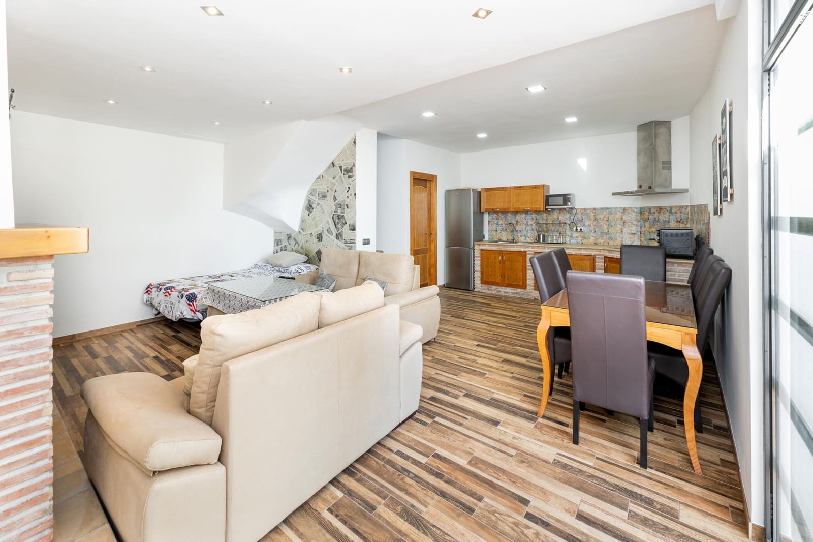 4 soveværelse Rækkehus til salg i Alhama de Granada med garage - € 229.000 (Ref: 9106365)