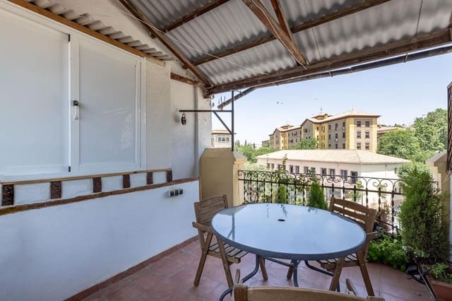 2 slaapkamer Rijtjeshuis te koop in Granada stad - € 415.000 (Ref: 9106366)
