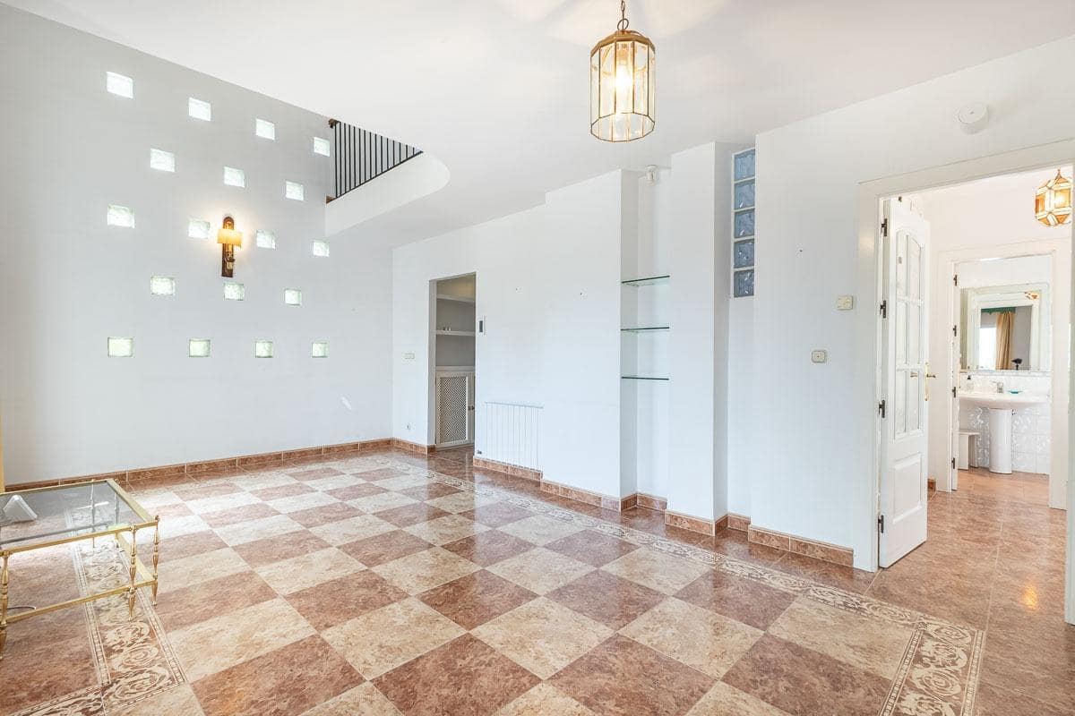 6 soveværelse Villa til salg i Albolote med swimmingpool garage - € 299.000 (Ref: 9108716)