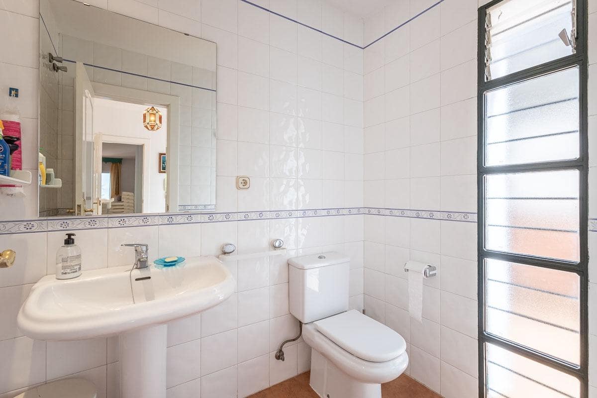 6 soveværelse Villa til salg i Albolote med swimmingpool garage - € 299.000 (Ref: 9108716)