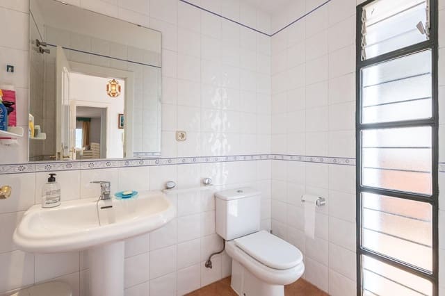 6 soveværelse Villa til salg i Albolote med swimmingpool garage - € 299.000 (Ref: 9108716)