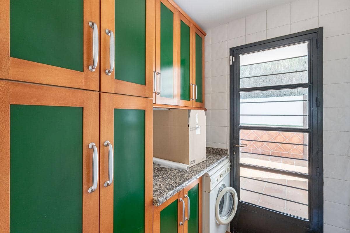 6 soveværelse Villa til salg i Albolote med swimmingpool garage - € 299.000 (Ref: 9108716)