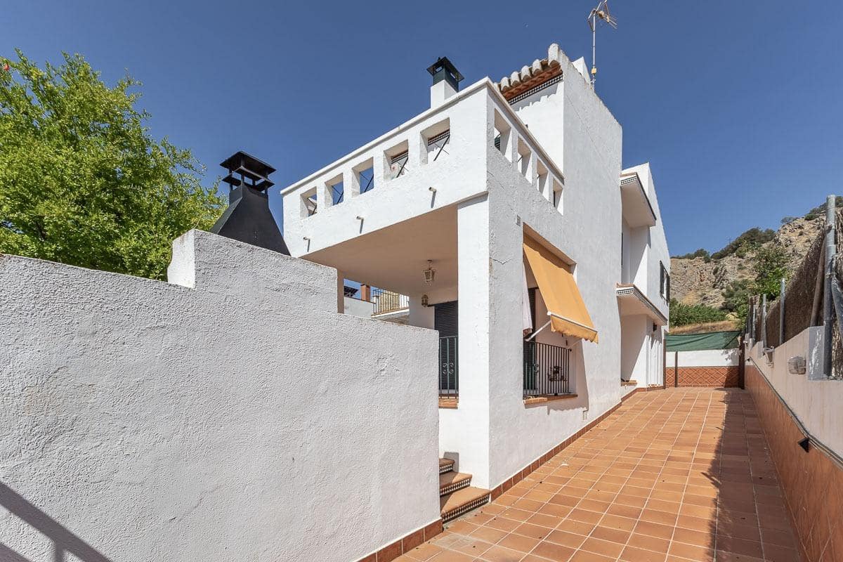 6 soveværelse Villa til salg i Albolote med swimmingpool garage - € 299.000 (Ref: 9108716)