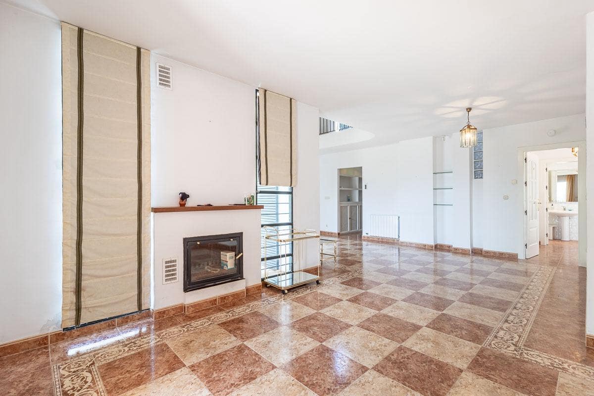 6 soveværelse Villa til salg i Albolote med swimmingpool garage - € 299.000 (Ref: 9108716)