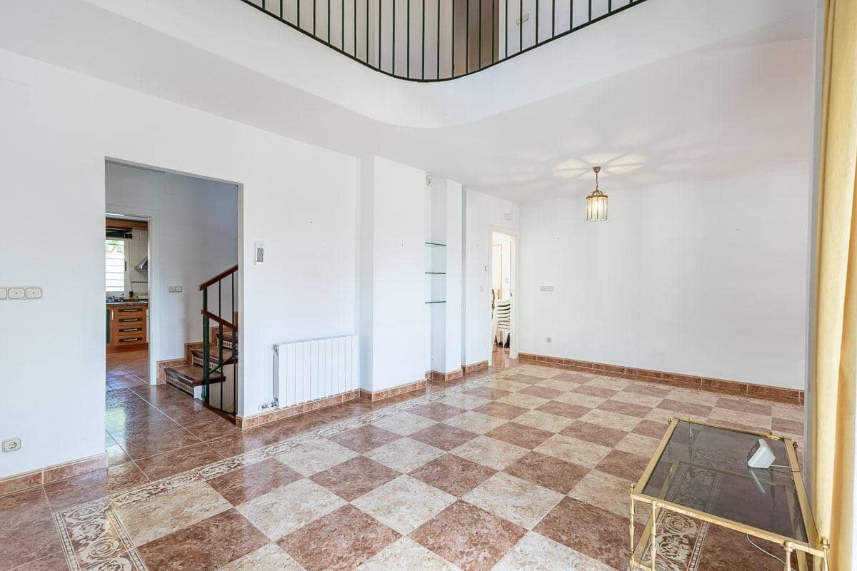 6 soveværelse Villa til salg i Albolote med swimmingpool garage - € 299.000 (Ref: 9108716)