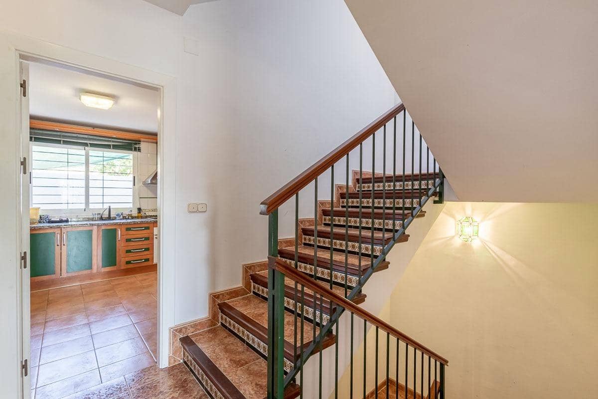 6 soveværelse Villa til salg i Albolote med swimmingpool garage - € 299.000 (Ref: 9108716)