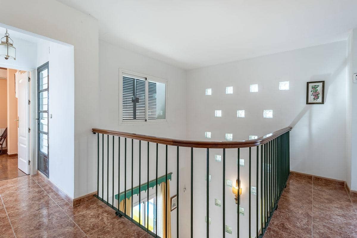 6 soveværelse Villa til salg i Albolote med swimmingpool garage - € 299.000 (Ref: 9108716)