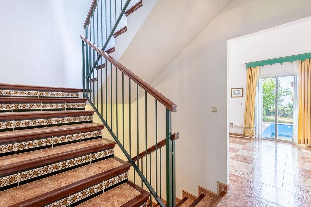 6 soveværelse Villa til salg i Albolote med swimmingpool garage - € 299.000 (Ref: 9108716)