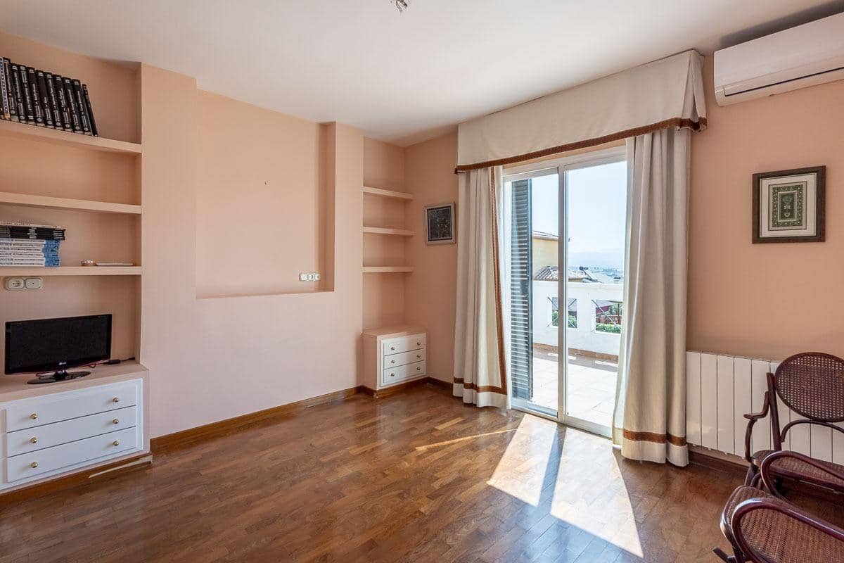 6 soveværelse Villa til salg i Albolote med swimmingpool garage - € 299.000 (Ref: 9108716)