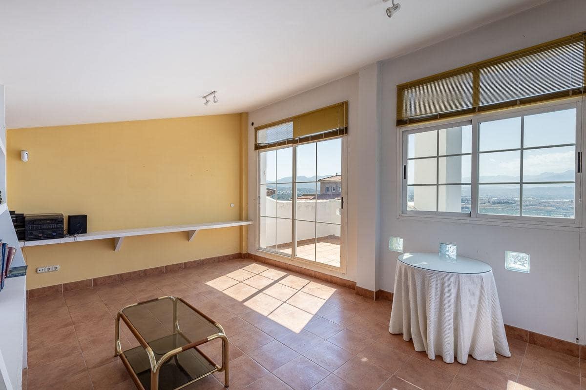 6 soveværelse Villa til salg i Albolote med swimmingpool garage - € 299.000 (Ref: 9108716)