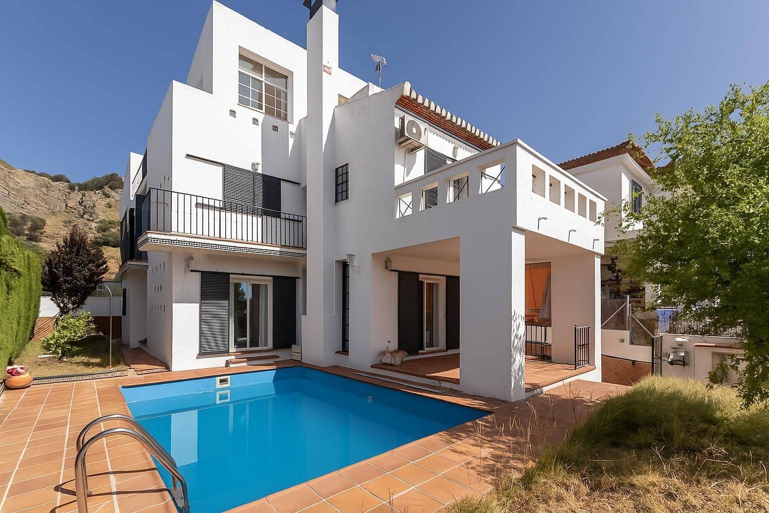 6 soveværelse Villa til salg i Albolote med swimmingpool garage - € 299.000 (Ref: 9108716)