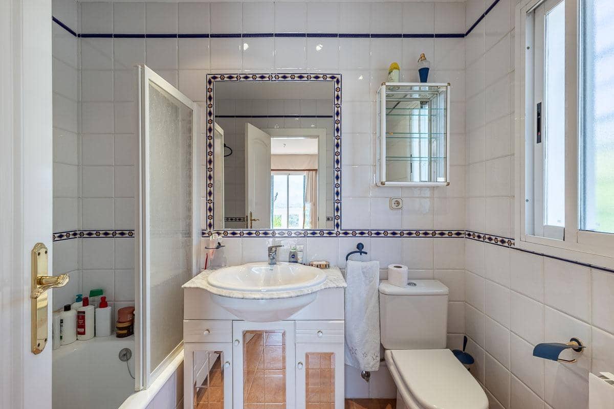 6 soveværelse Villa til salg i Albolote med swimmingpool garage - € 299.000 (Ref: 9108716)