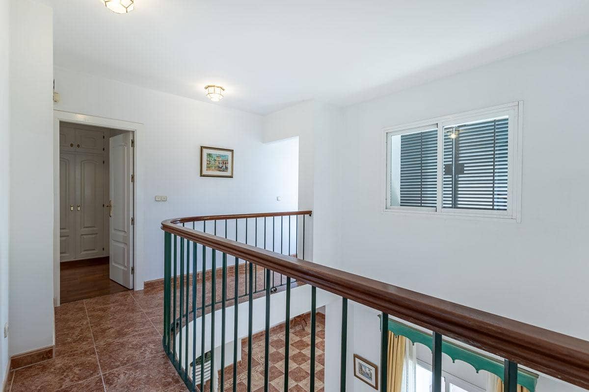 6 soveværelse Villa til salg i Albolote med swimmingpool garage - € 299.000 (Ref: 9108716)