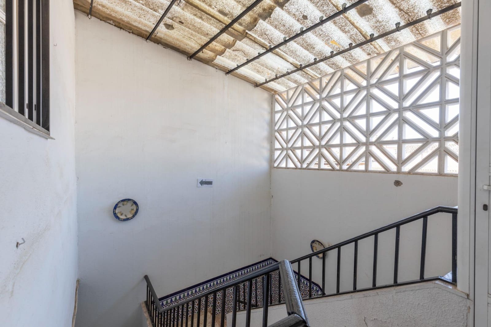 Commercieel te koop in Granada stad - € 1.500.000 (Ref: 9112379)