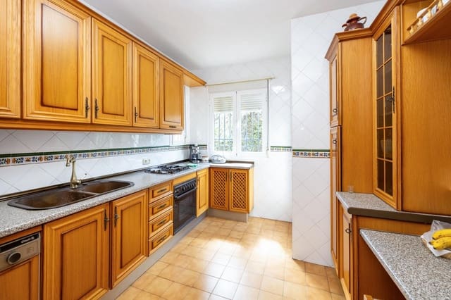 4 soveværelse Villa til salg i Albolote med swimmingpool garage - € 550.000 (Ref: 9116126)