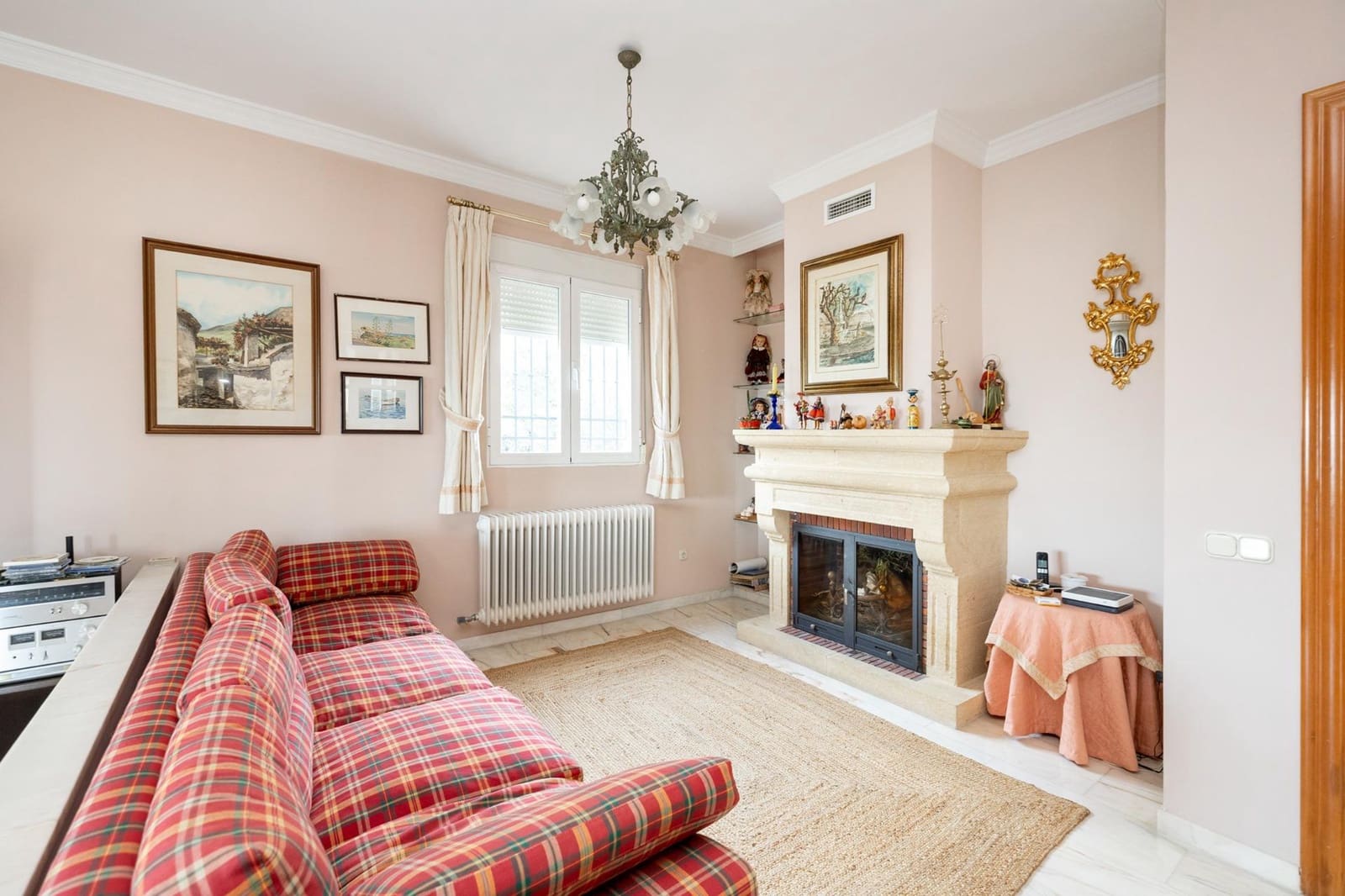 4 soveværelse Villa til salg i Albolote med swimmingpool garage - € 550.000 (Ref: 9116126)