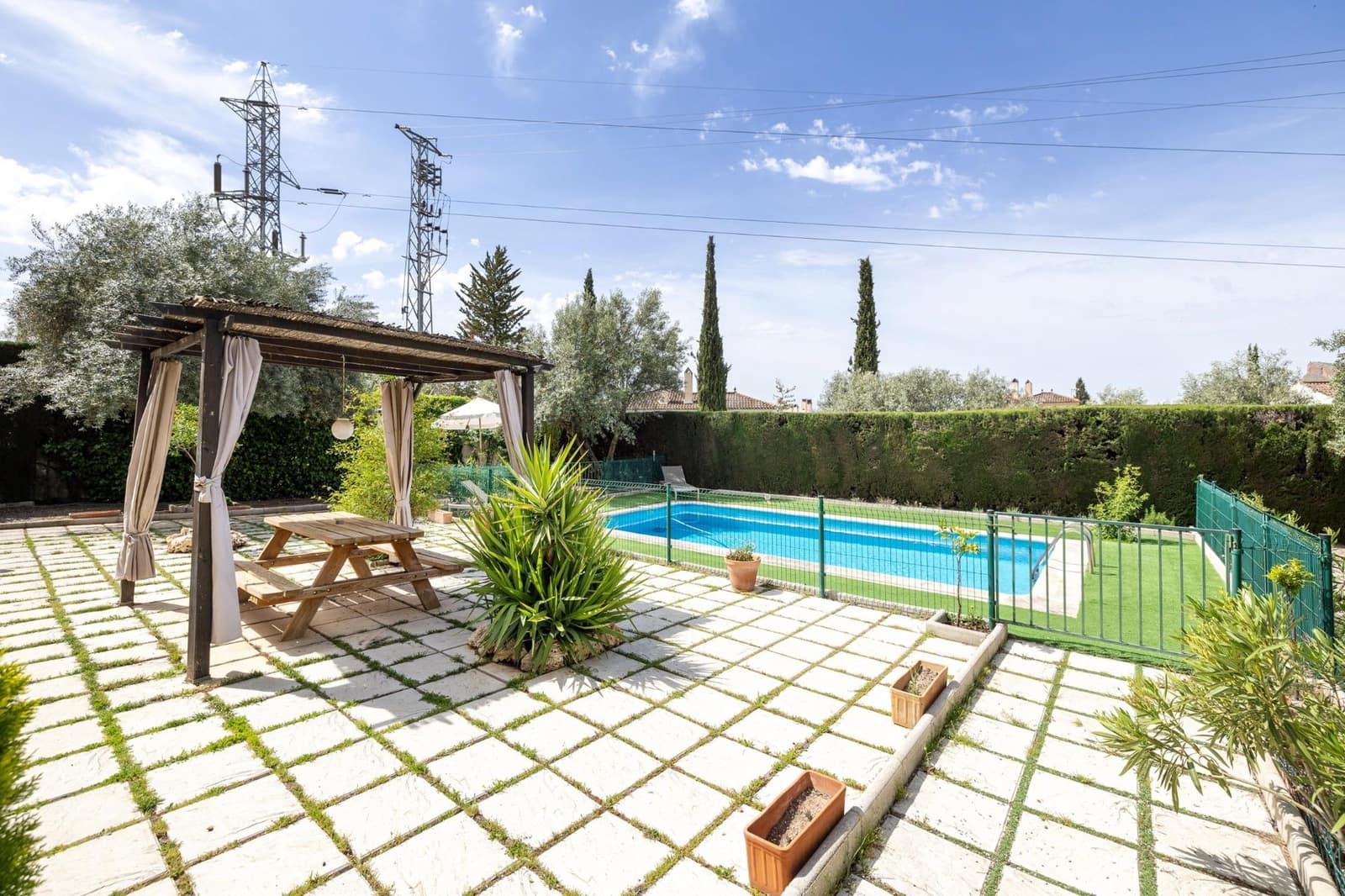 4 soveværelse Villa til salg i Albolote med swimmingpool garage - € 550.000 (Ref: 9116126)