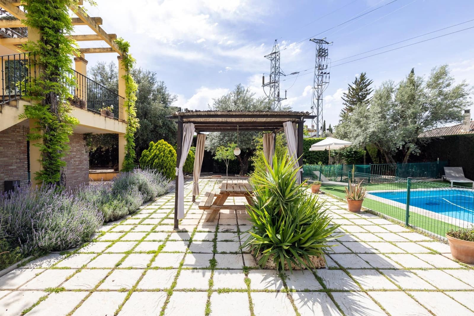 4 soveværelse Villa til salg i Albolote med swimmingpool garage - € 550.000 (Ref: 9116126)