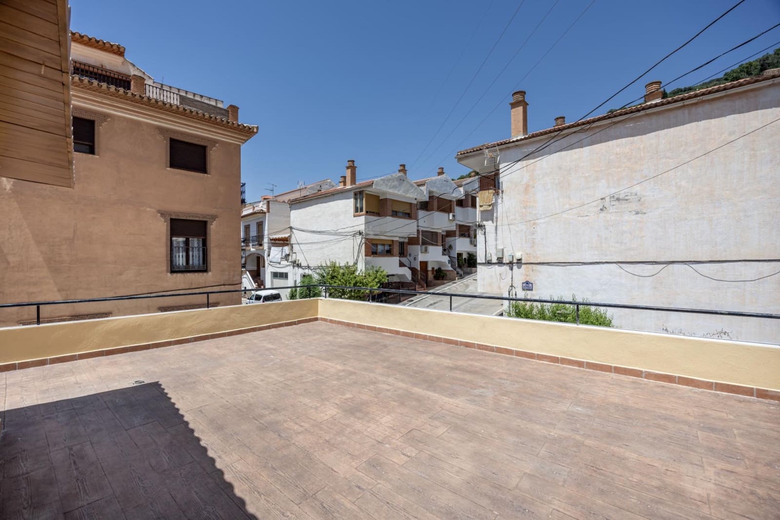 2 slaapkamer Villa te koop in Lanjaron met garage - € 123.000 (Ref: 9137158)