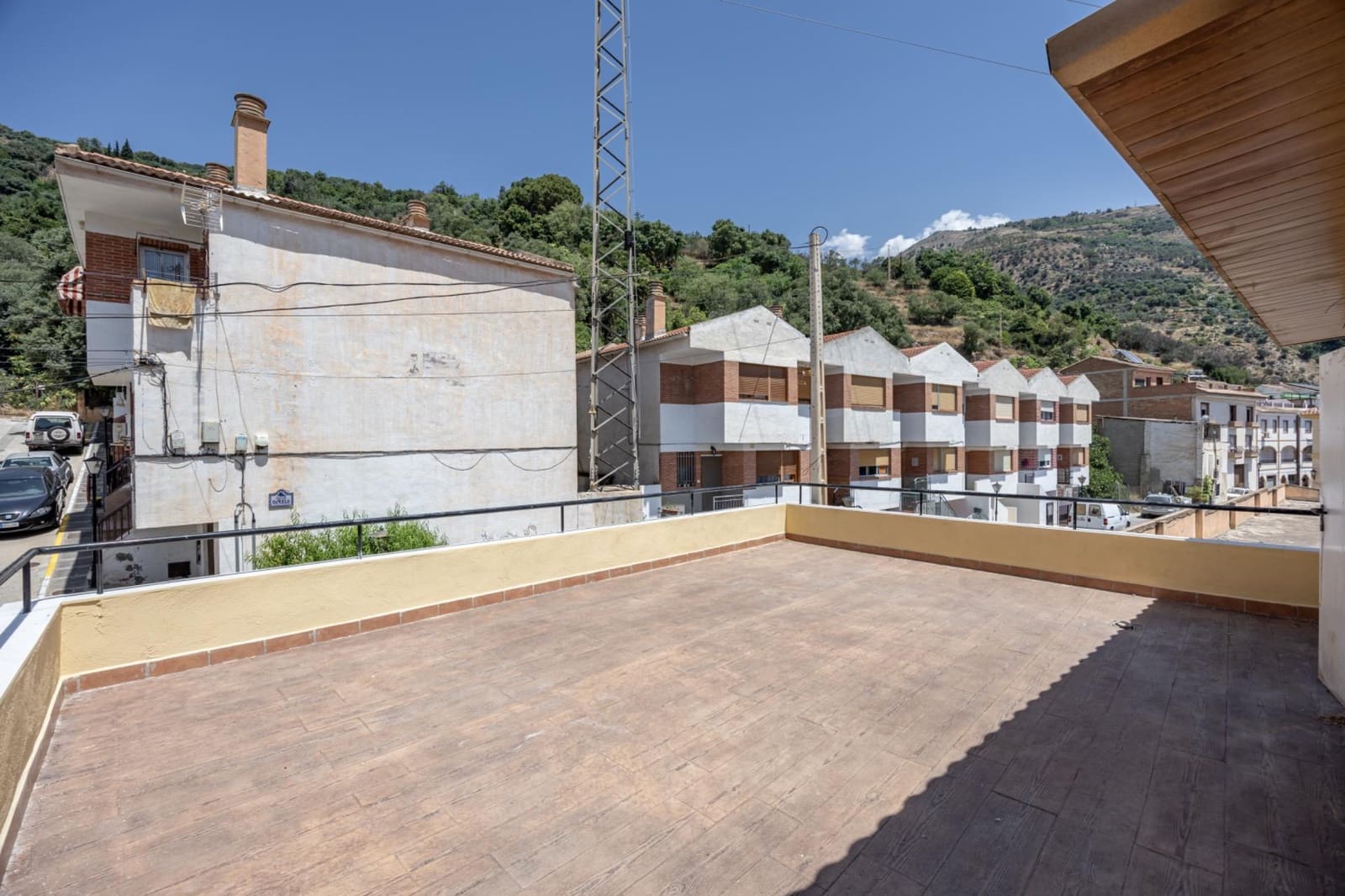 2 slaapkamer Villa te koop in Lanjaron met garage - € 123.000 (Ref: 9137158)