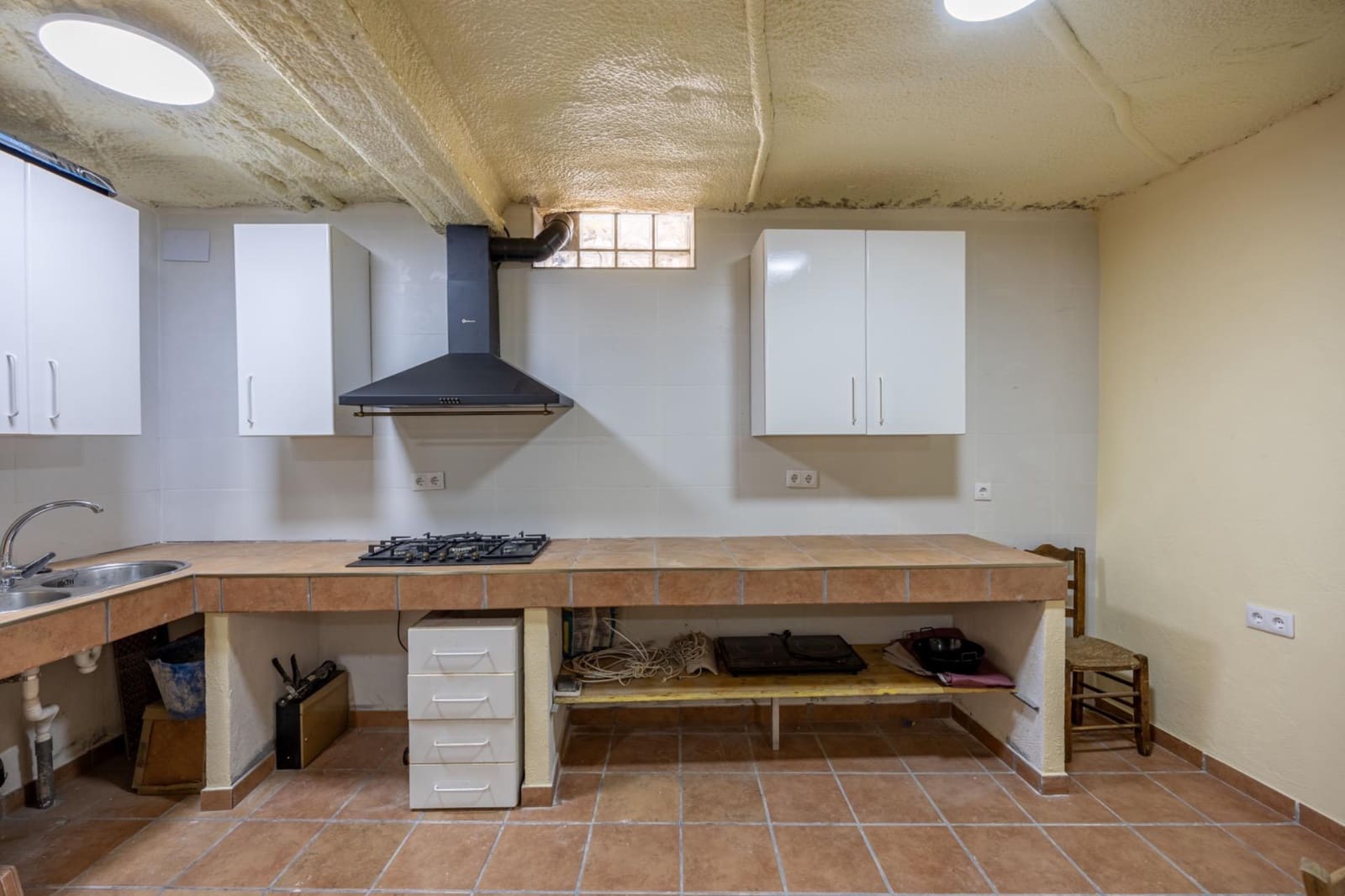 2 slaapkamer Villa te koop in Lanjaron met garage - € 123.000 (Ref: 9137158)