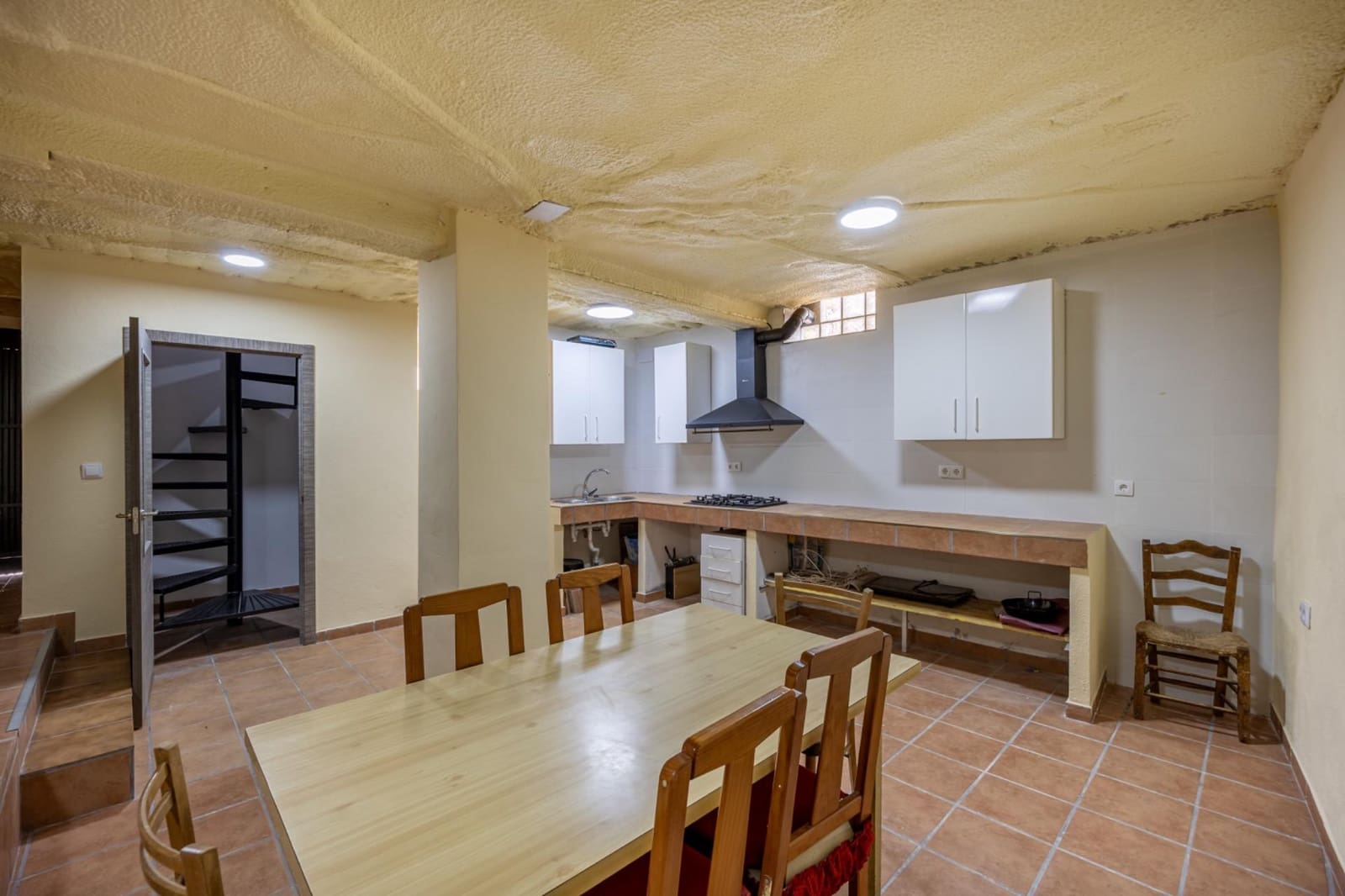 2 slaapkamer Villa te koop in Lanjaron met garage - € 123.000 (Ref: 9137158)