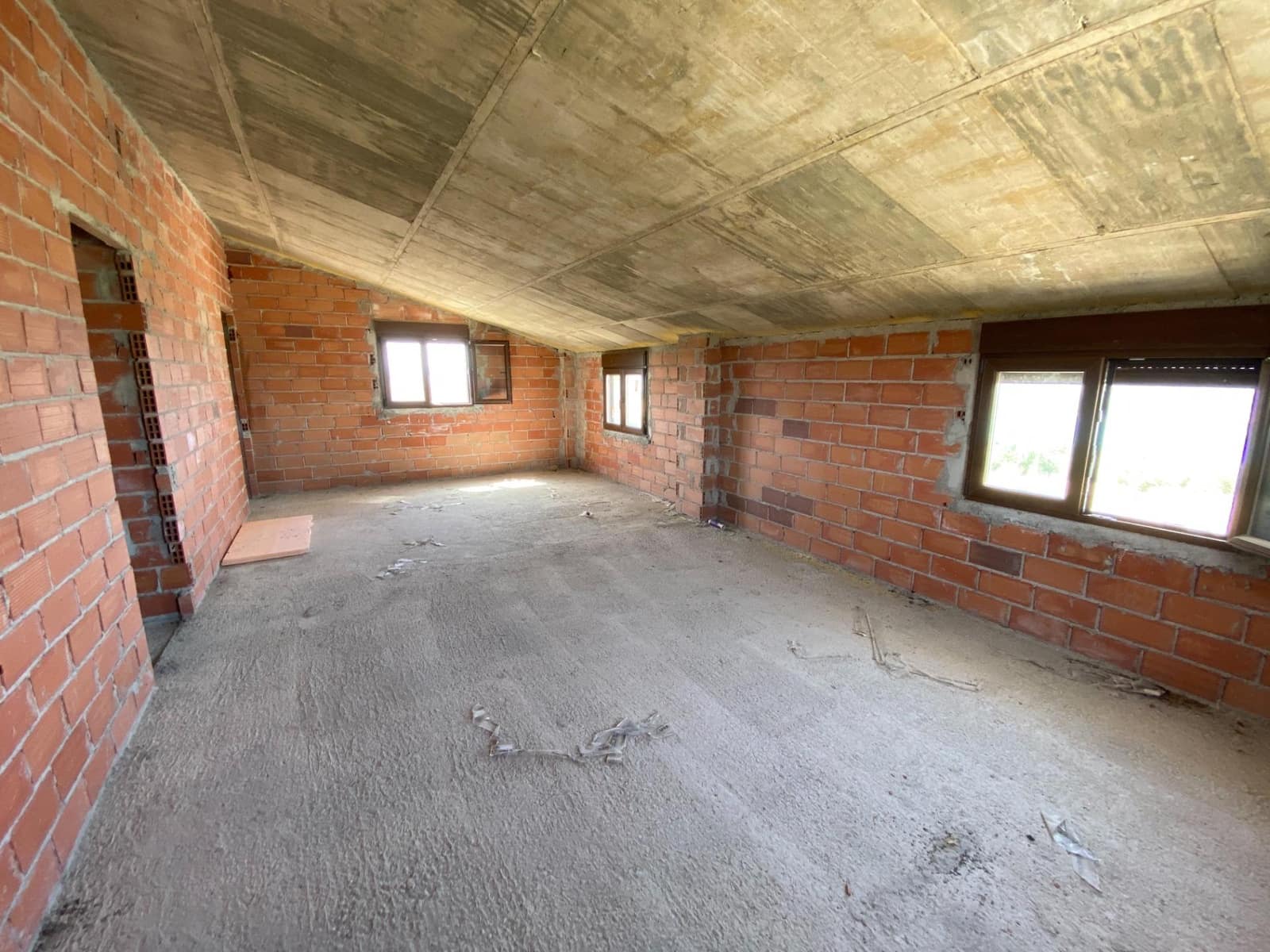 7 soveværelse Villa til salg i Arenas del Rey - € 239.000 (Ref: 9147220)