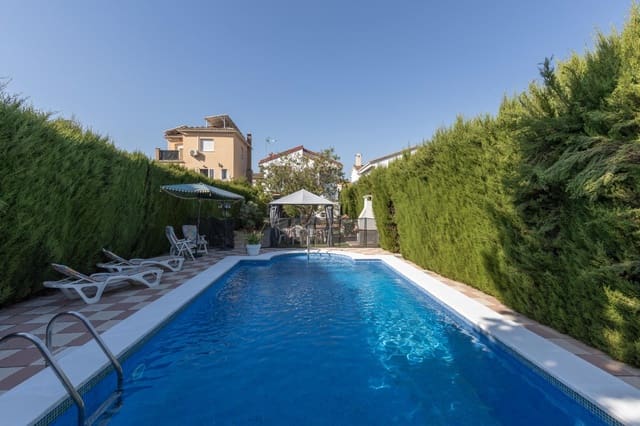 4 soveværelse Villa til salg i Cúllar Vega med swimmingpool garage - € 275.000 (Ref: 9152207)