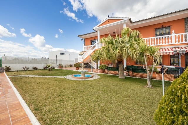 4 soverom Villa til salgs i Atarfe med svømmebasseng garasje - € 600 000 (Ref: 9161047)