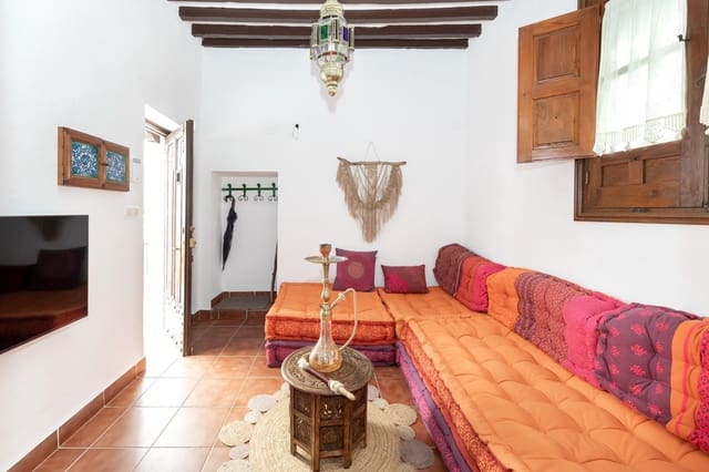 2 slaapkamer Rijtjeshuis te koop in Granada stad - € 298.000 (Ref: 9173309)