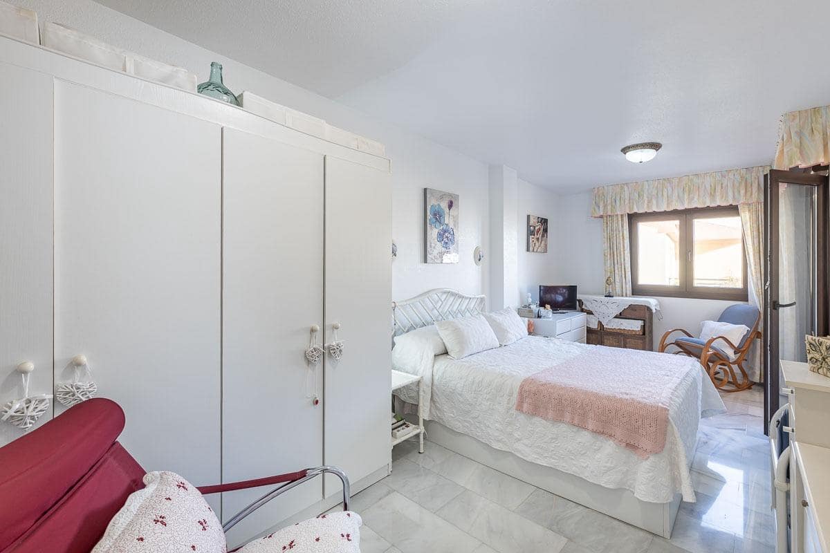 4 soveværelse Rækkehus til salg i Salobrena med swimmingpool garage - € 475.000 (Ref: 9191095)