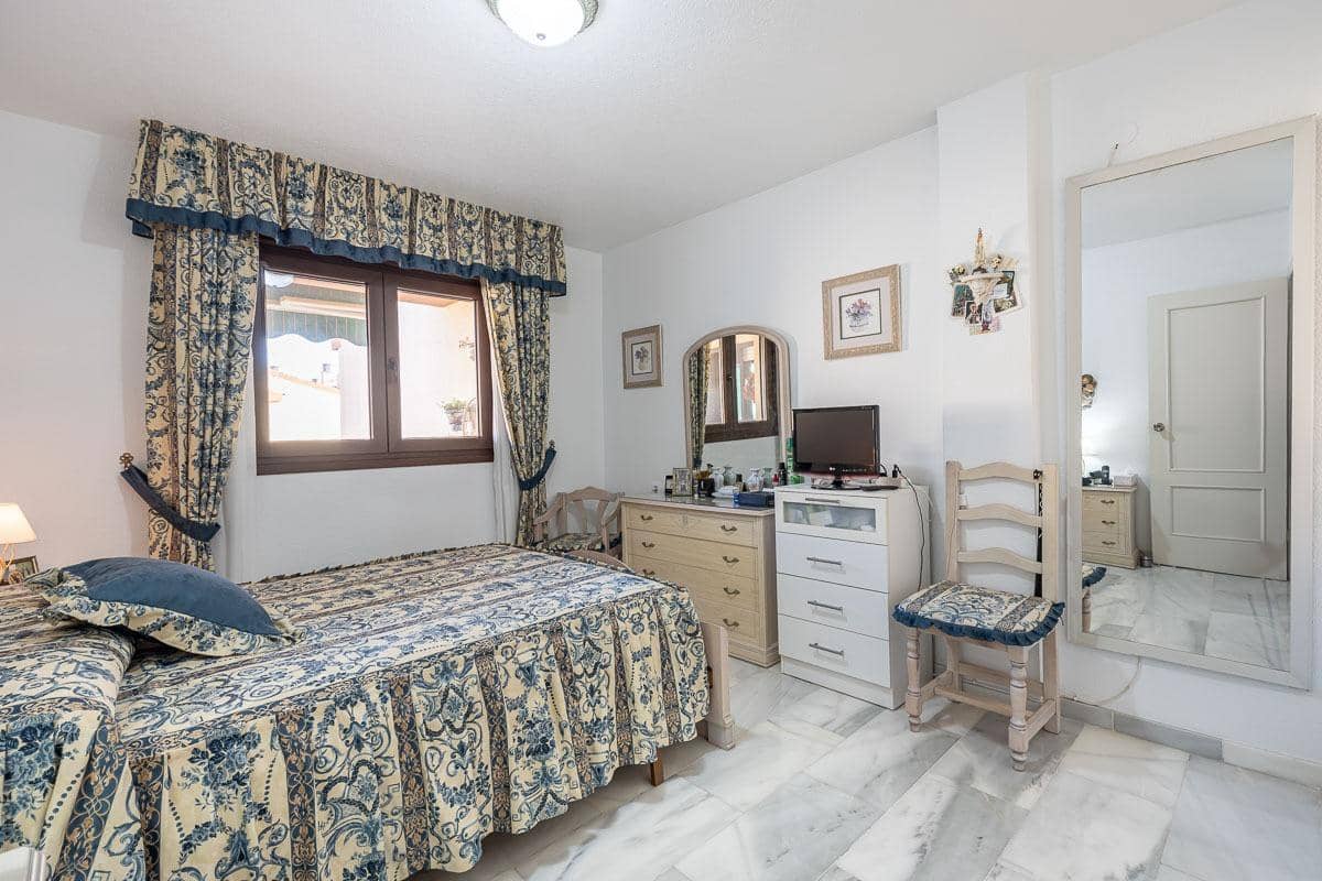 4 soveværelse Rækkehus til salg i Salobrena med swimmingpool garage - € 475.000 (Ref: 9191095)