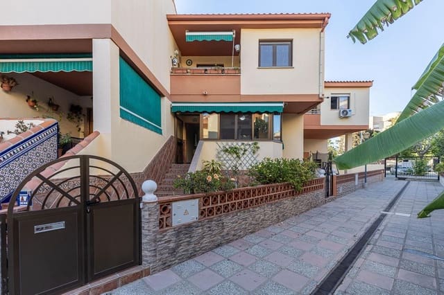 4 makuuhuone Rivitalo myytävänä paikassa Salobreña mukana uima-altaan 
autotalli - 475 000 € (Ref: 9191095)